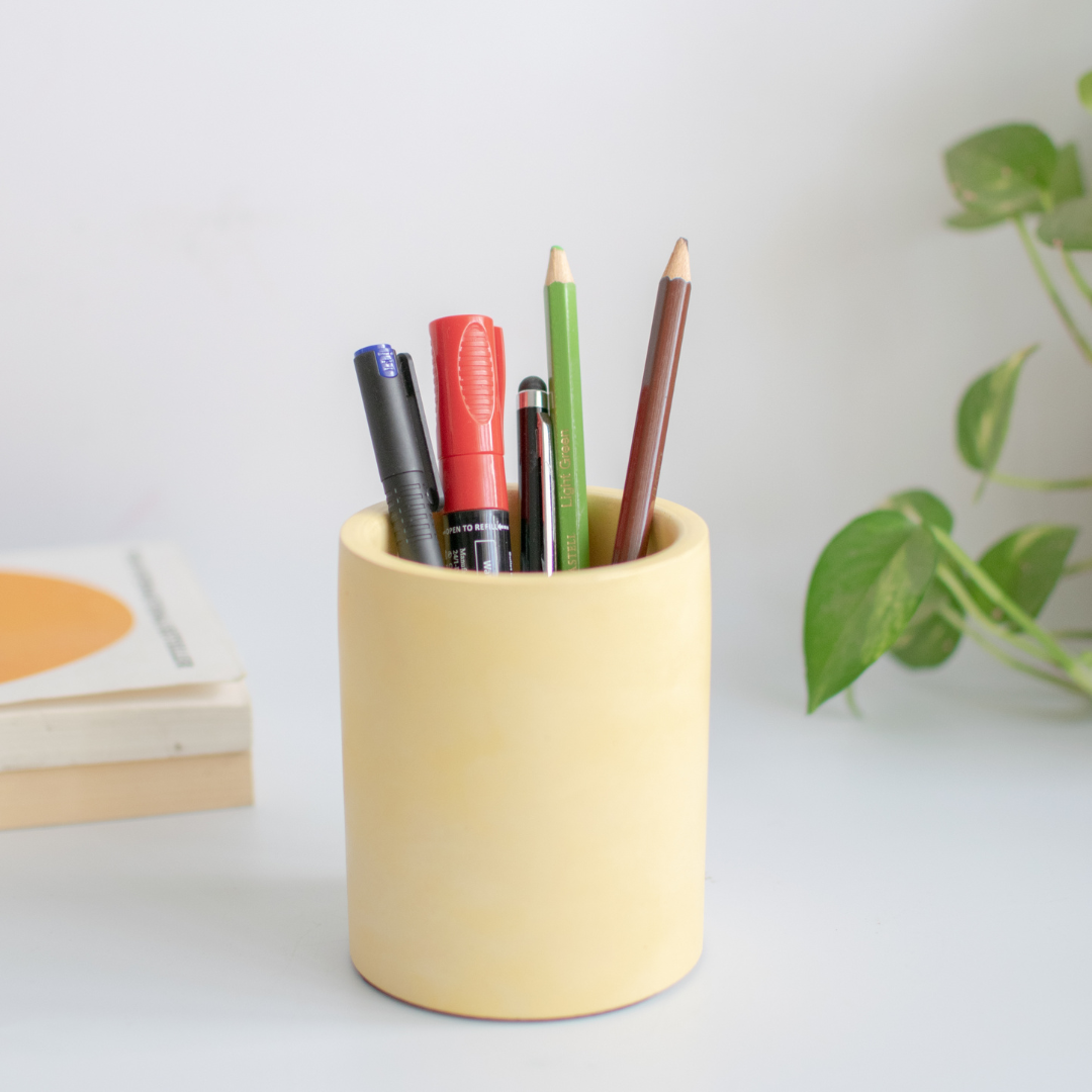 Cylindrical toothbrush holder (Yellow)