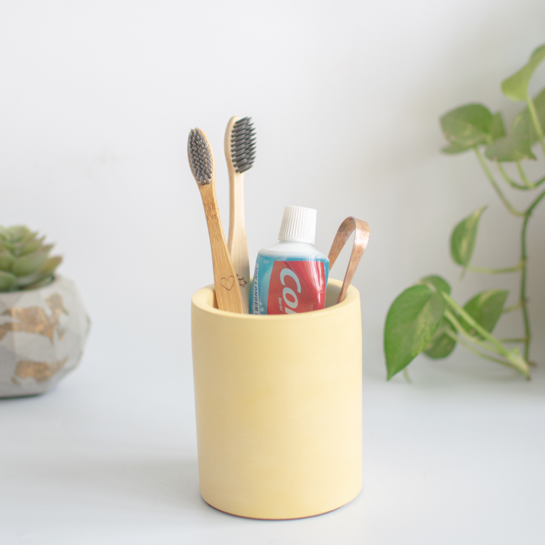 Cylindrical toothbrush holder (Yellow)