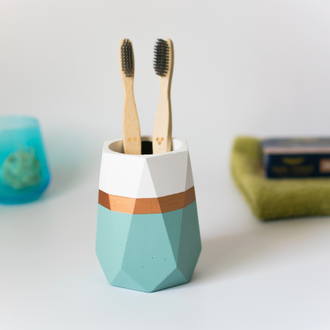 Dwell dapper - Pen holder (White & Teal with bronze strap)