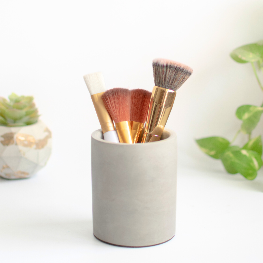 Cylindrical toothbrush holder (Grey)