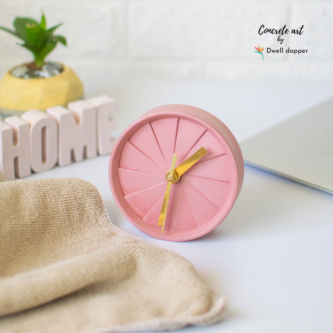 Concrete desk clock (Pink)