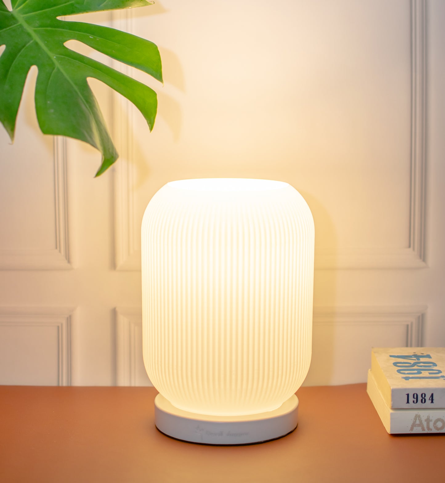 Nira Concrete base Table lamp