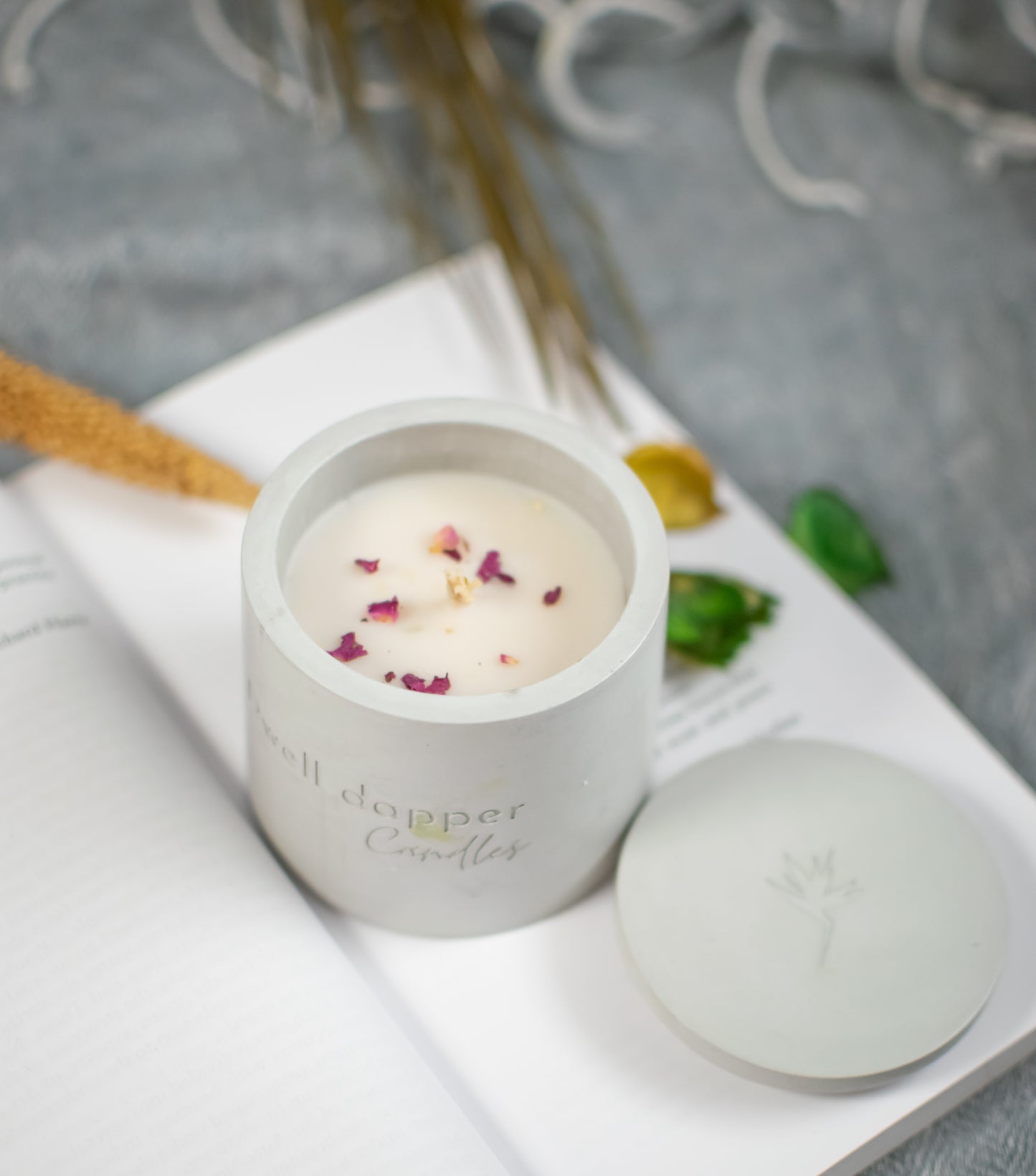 Soy wax candle in concrete jar (Grey)