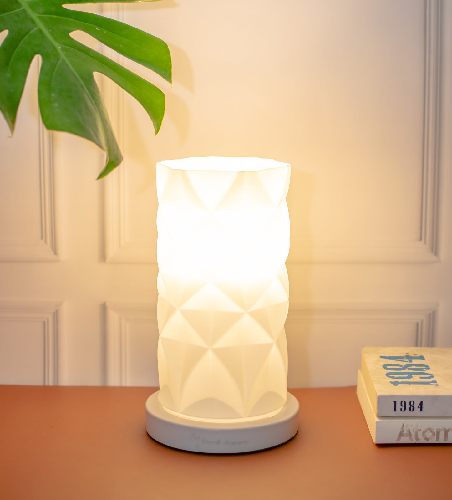 Nyra Concrete base Table lamp