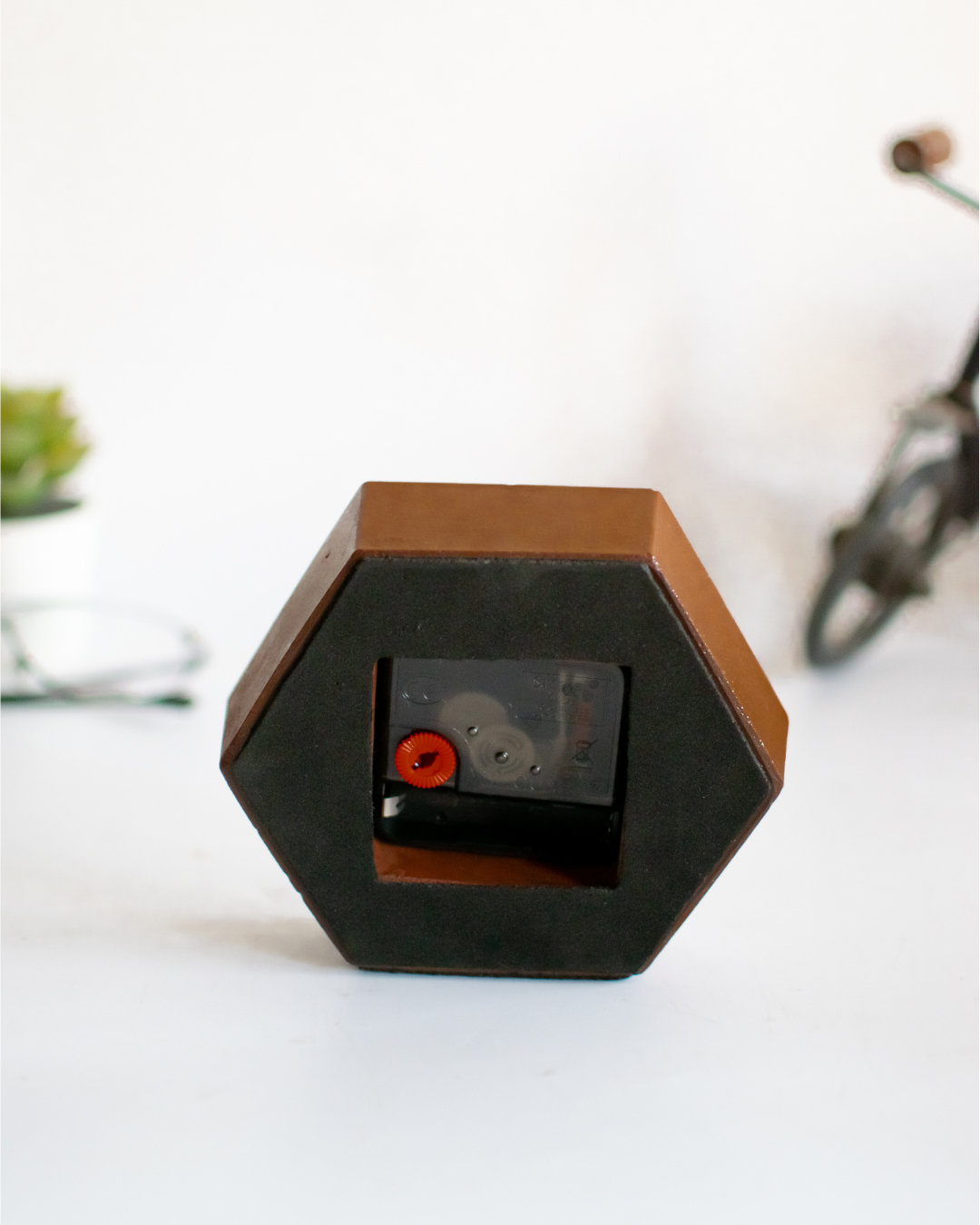 Concrete Hexagonal Desk clock (Brown)